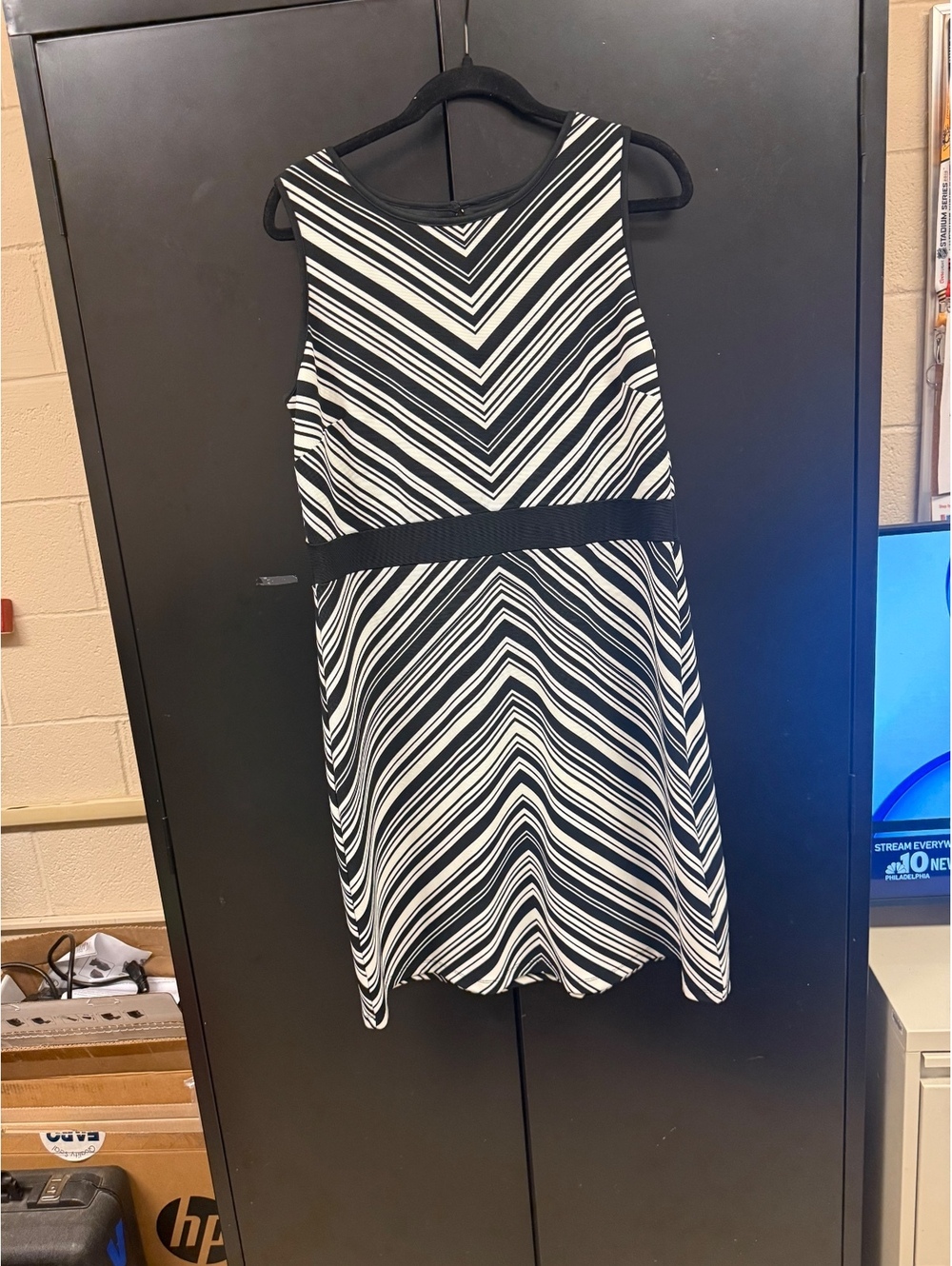 I.L.E New York Black and White Chevron Sleeveless Dress